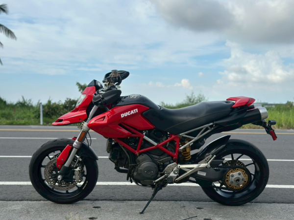 DUCATI HYPERMOTA1100