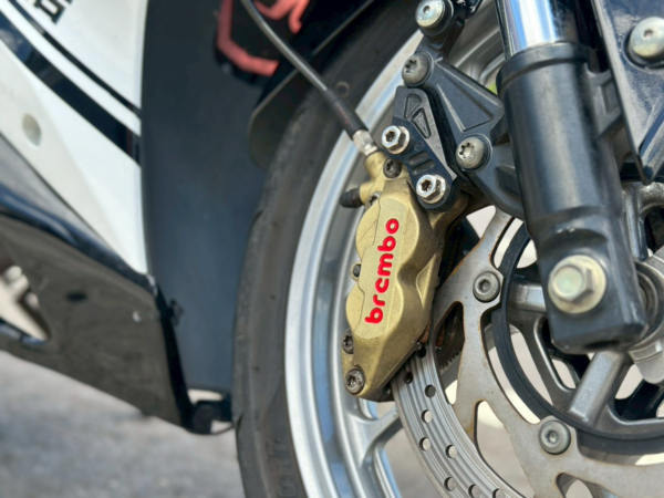 YAMAHA R15v3倒叉 YAMAHA R15v3倒叉